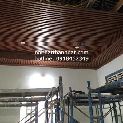 Thi công trần nhà bằng tấm nhựa lam sóng tại K24, Hàm Thuận Nam